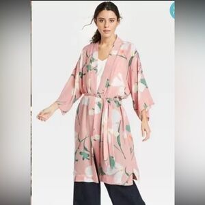 A NEW DAY Pink Floral Robe Wide Arm Mid Length Size One Size Fits Most EUC